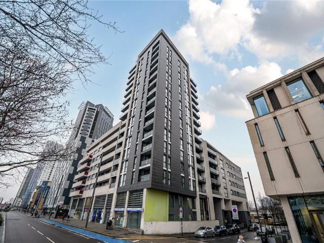 Flat for sale in Stratford Marsh, Greater London