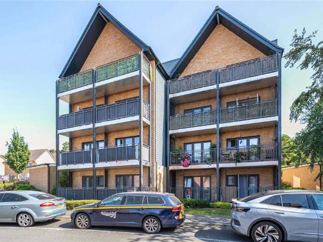 Flat for sale in Priest Down, Hampshire