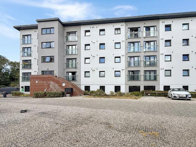 Flat for sale in Bocking, Chipping Hill