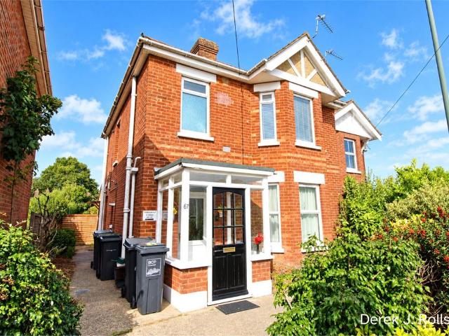 Flat for sale in Talbot Village, Bournemouth