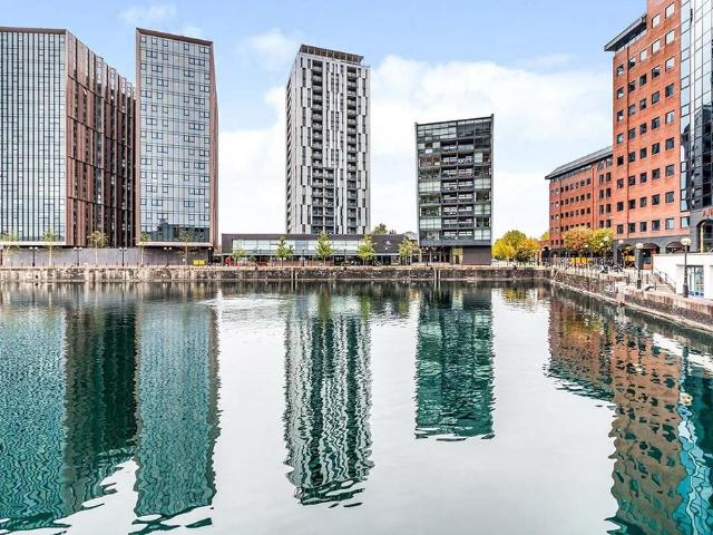Flat for sale in Salford, Greater Manchester