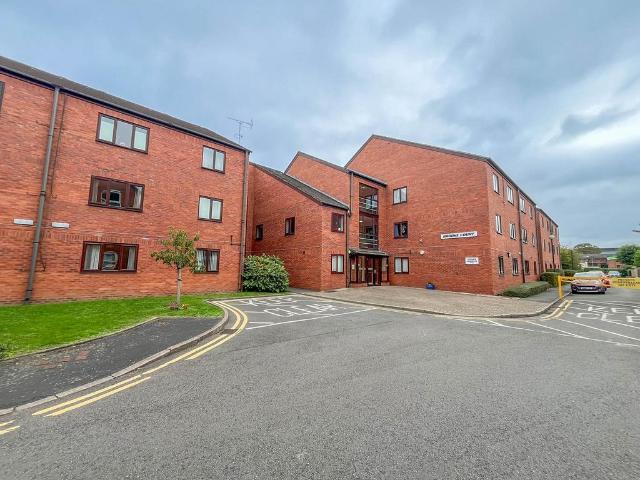 Flat for sale in New Bilton