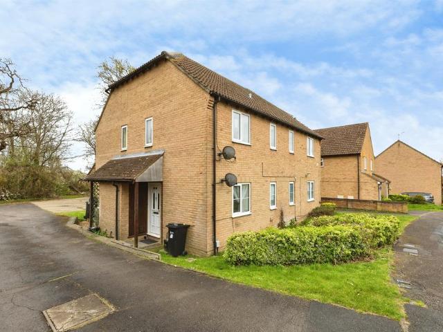 Flat for sale in Earley