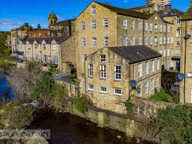 Flat for sale in Willowfield, Sowerby Bridge