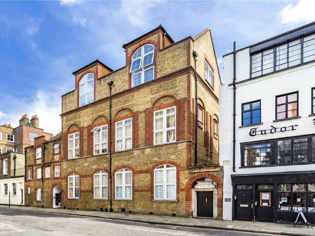 Flat for sale in Holborn, Greater London