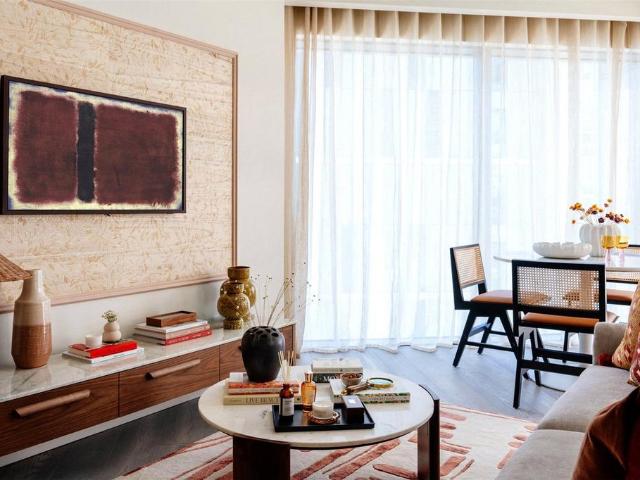 Flat for sale in Canary Wharf, Greater London