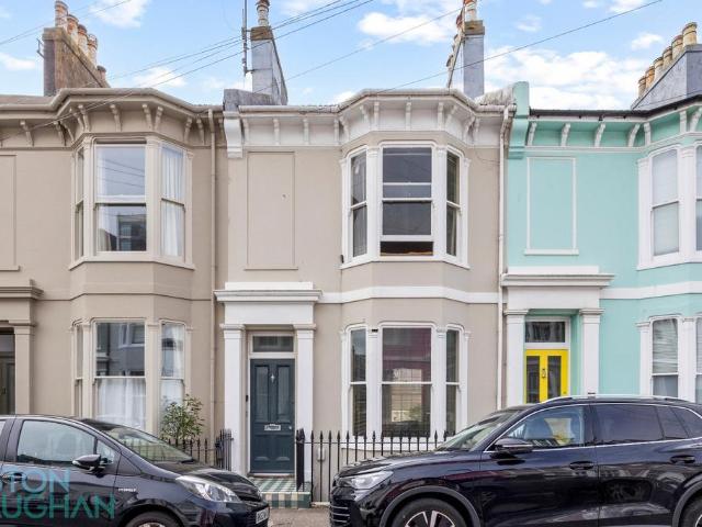 Flat for sale in Kemptown, Brighton & Hove