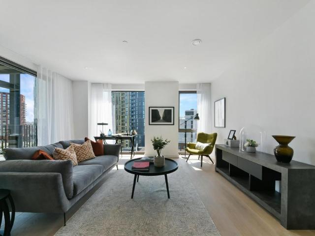 Flat for sale in Nine Elms, Greater London
