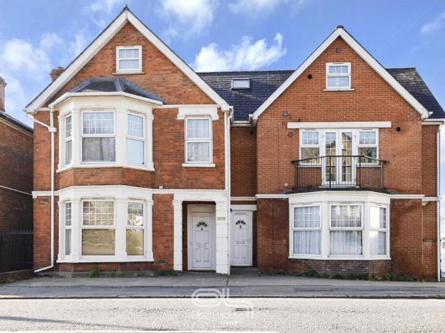 Flat for sale in Castlefield, Cressex