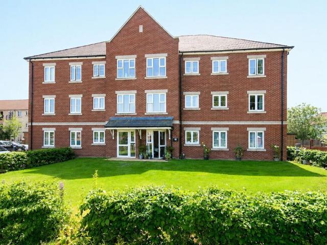 Flat for sale in Overslade, New Bilton
