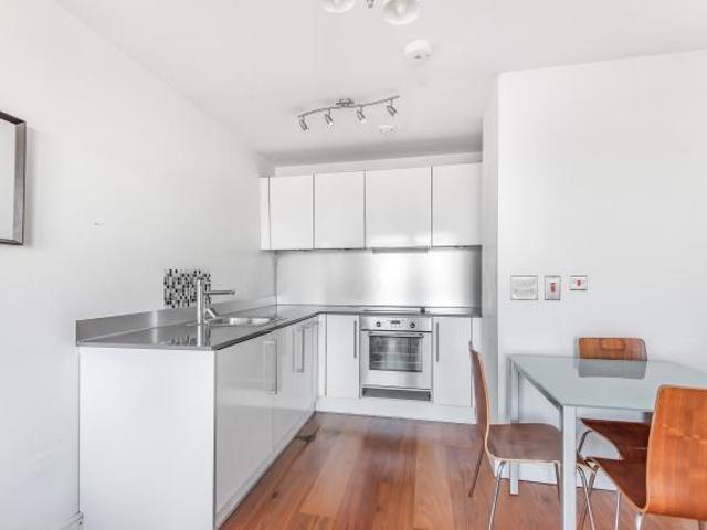 Flat for sale in Slough