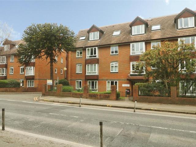 Flat for sale in Royal Borough of Kingston upon Thames, Greater London