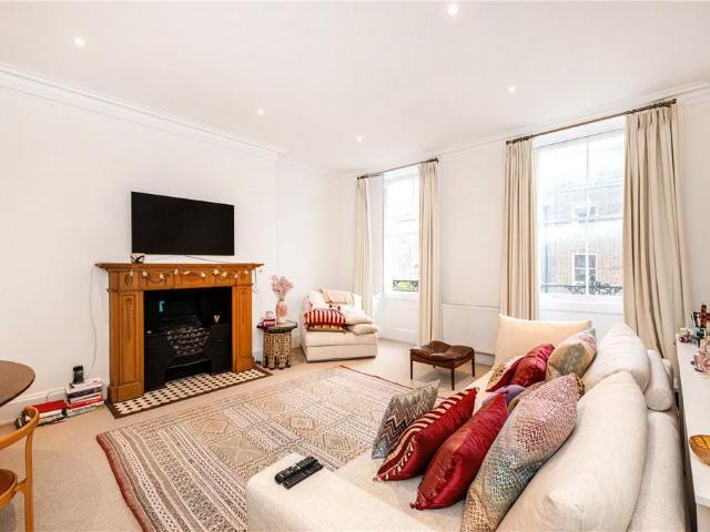 Flat for sale in East Marylebone, Cat Hill
