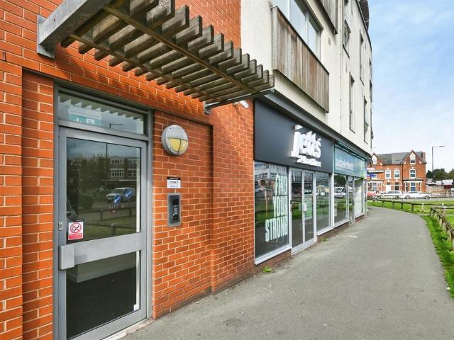 Flat for sale in Gravelly Hill, West Midlands