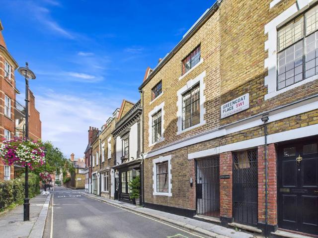 Flat for sale in Westminster, Victoria