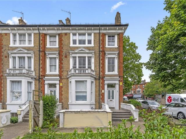 Flat for sale in St Margarets, Greater London