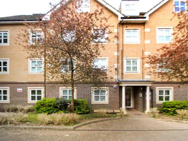 Flat for sale in London Borough of Croydon, Upper Norwood
