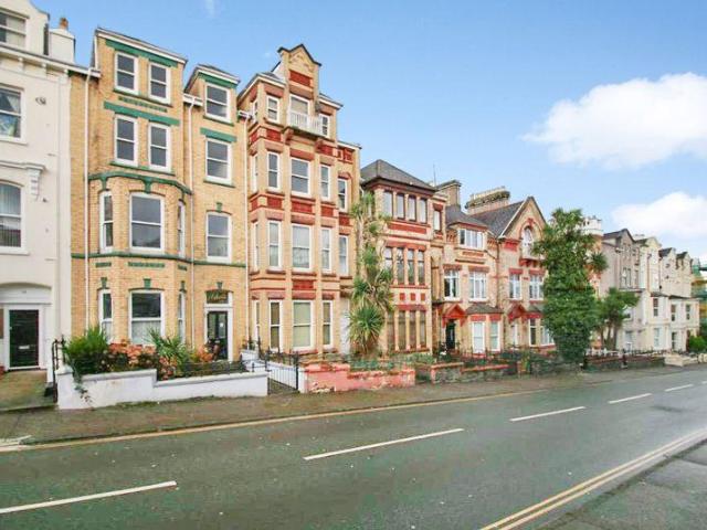 Flat for sale in Douglas, Scotland
