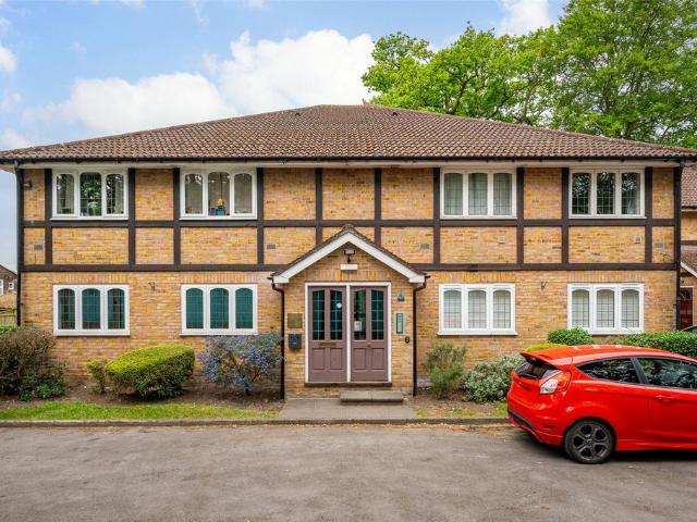 Flat for sale in Easthampstead, Bracknell