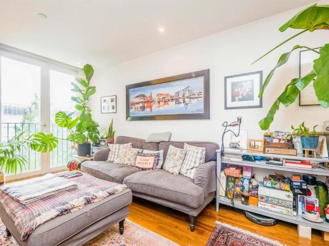 Flat for sale in Brewery Quarter, Cardiff
