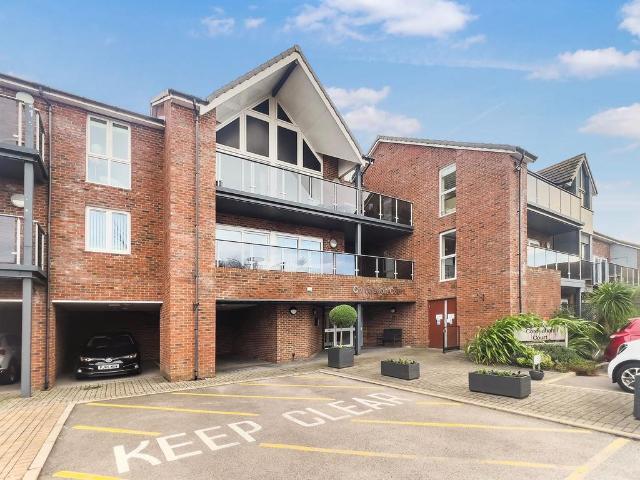 Flat for sale in Roby Mill, Lancashire