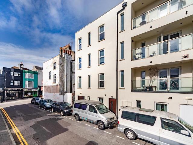 Flat for sale in Brunswick, Brighton & Hove
