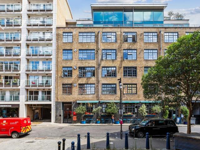Flat for sale in Greater London
