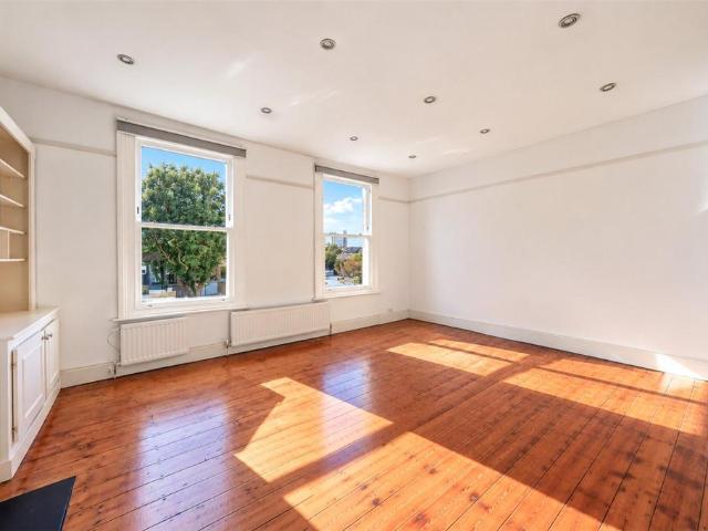 Flat for sale in Kensal Town, Greater London