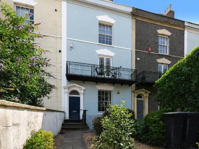 Flat for sale in Spike Island, Feckenham