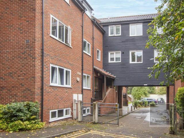 Flat for sale in East Bank, Norfolk
