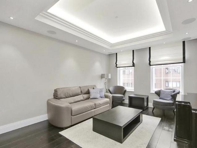 Flat for sale in Victoria, Greater London
