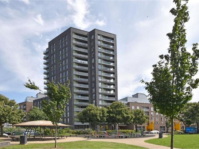 Flat for sale in London Borough of Lewisham, Deptford