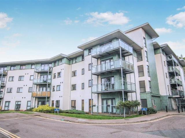 Flat for sale in Navestock Side, Essex