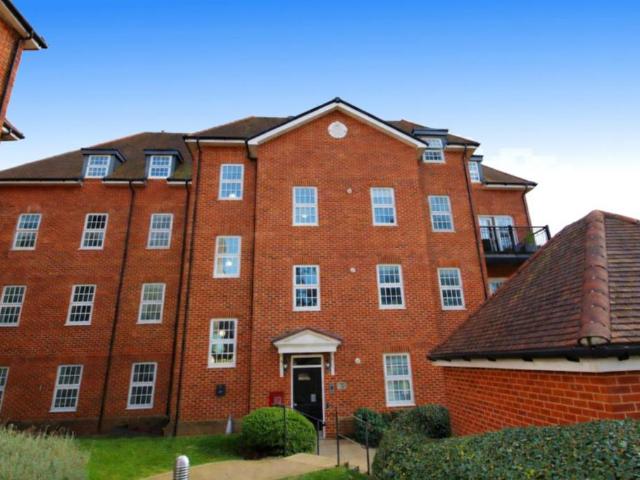 Flat for sale in High Barnet, Greater London