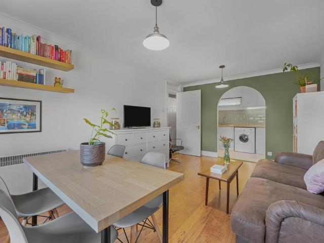 Flat for sale in London Borough of Lewisham, Brockley
