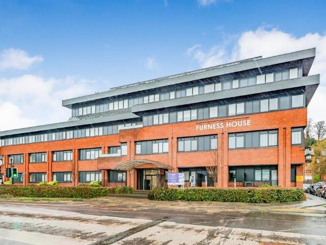 Flat for sale in Red Hill, Surrey