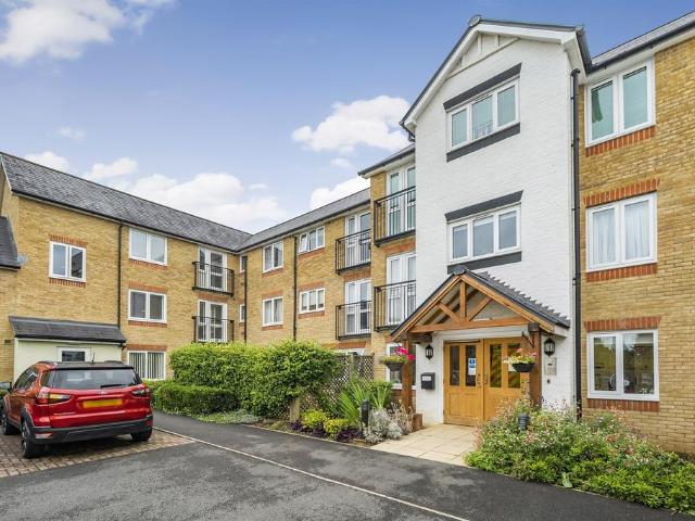 Flat for sale in Pouchen End, Hertfordshire