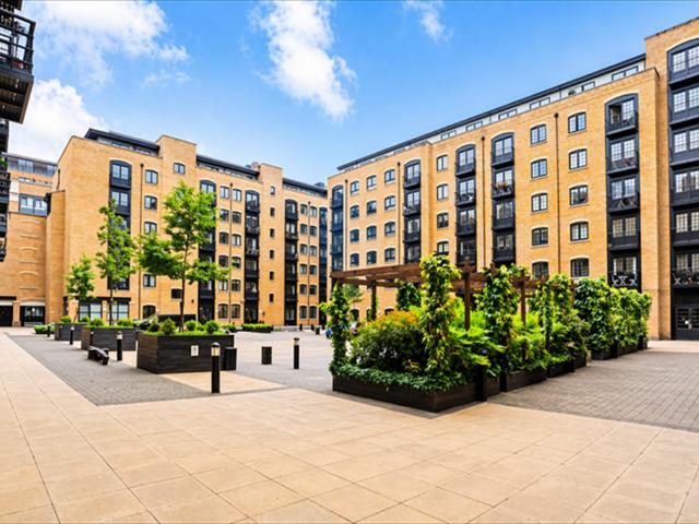 Flat for sale in Bermondsey, Greater London