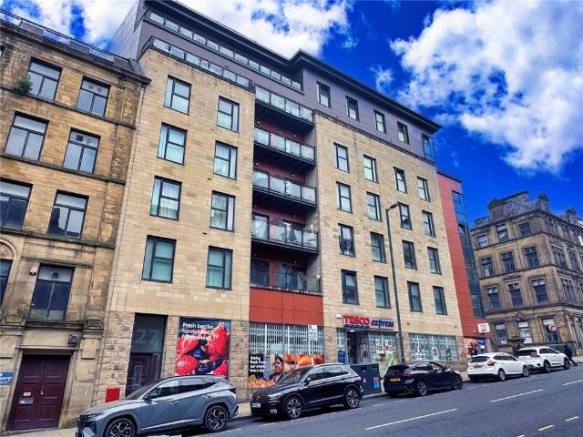 Flat for sale in West Yorkshire