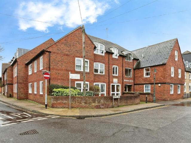 Flat for sale in The King's Mile, The Bridge