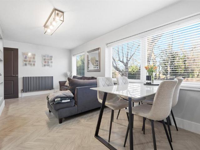 Flat for sale in Navestock Side, Essex
