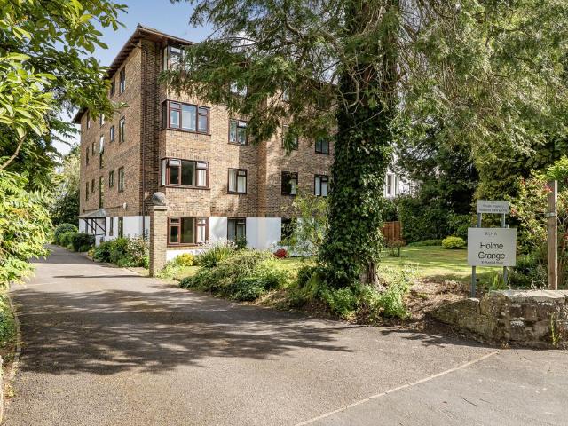 Flat for sale in Sandown Park, Kent