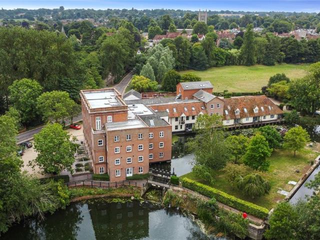 Flat for sale in Fordham Heath, Essex