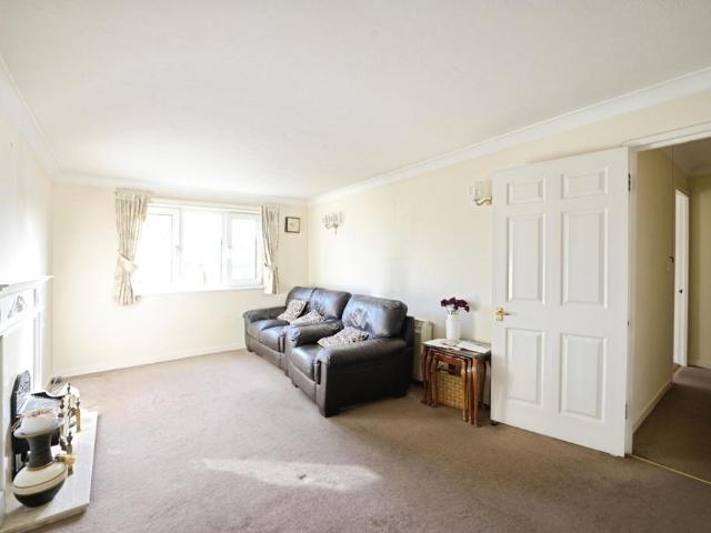 Flat for sale in London Borough of Redbridge, Greater London