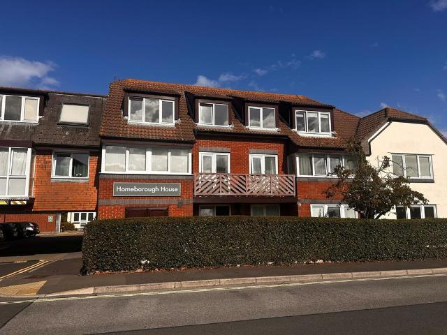 Flat for sale in Hollybank, New Forest