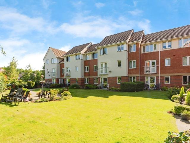 Flat for sale in Grappenhall, Warrington