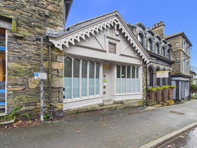 Flat for sale in Bowness-on-windermere