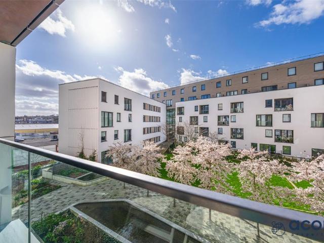 Flat for sale in Kingsbury, Greater London
