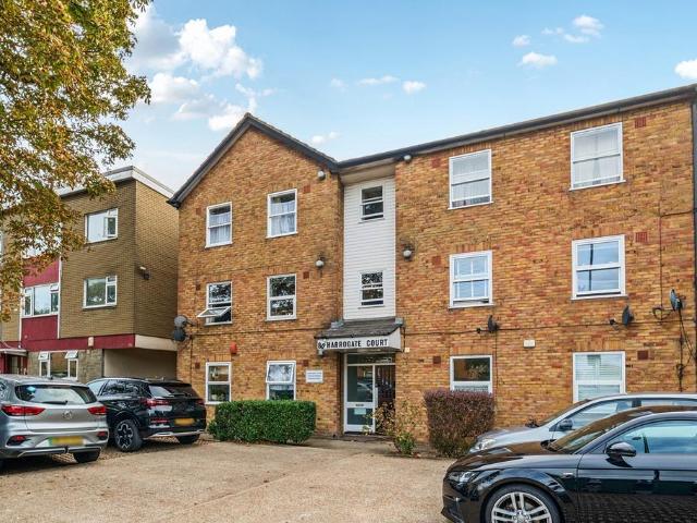 Flat for sale in Burnt Ash Green, Greater London
