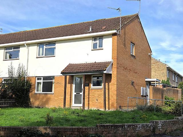 Flat for sale in Keynsham, West of England